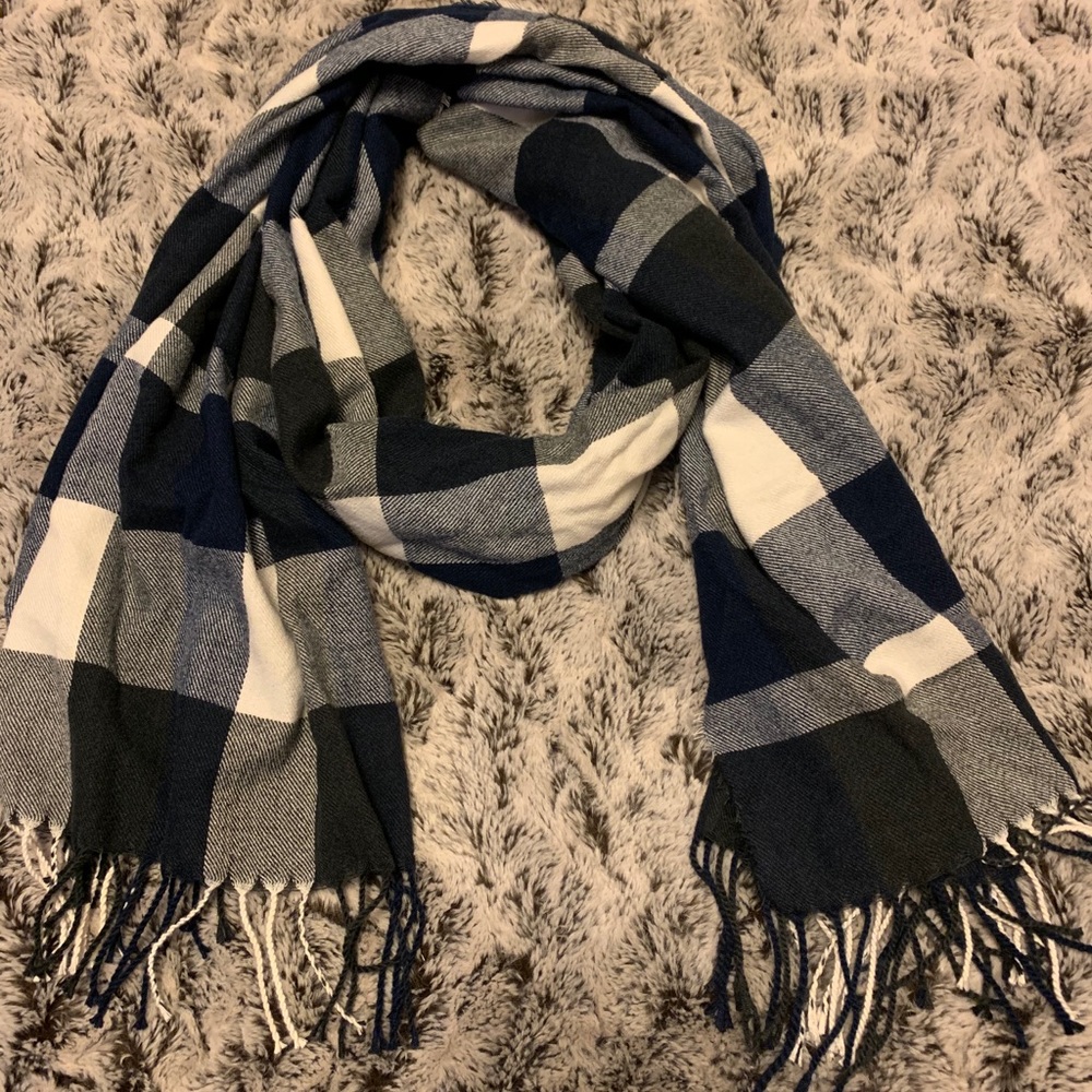 Plush scarf